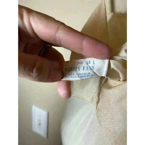 Vanity Fair Vintage full slip size 34L nylon with lace trim - Picture 6 of 12